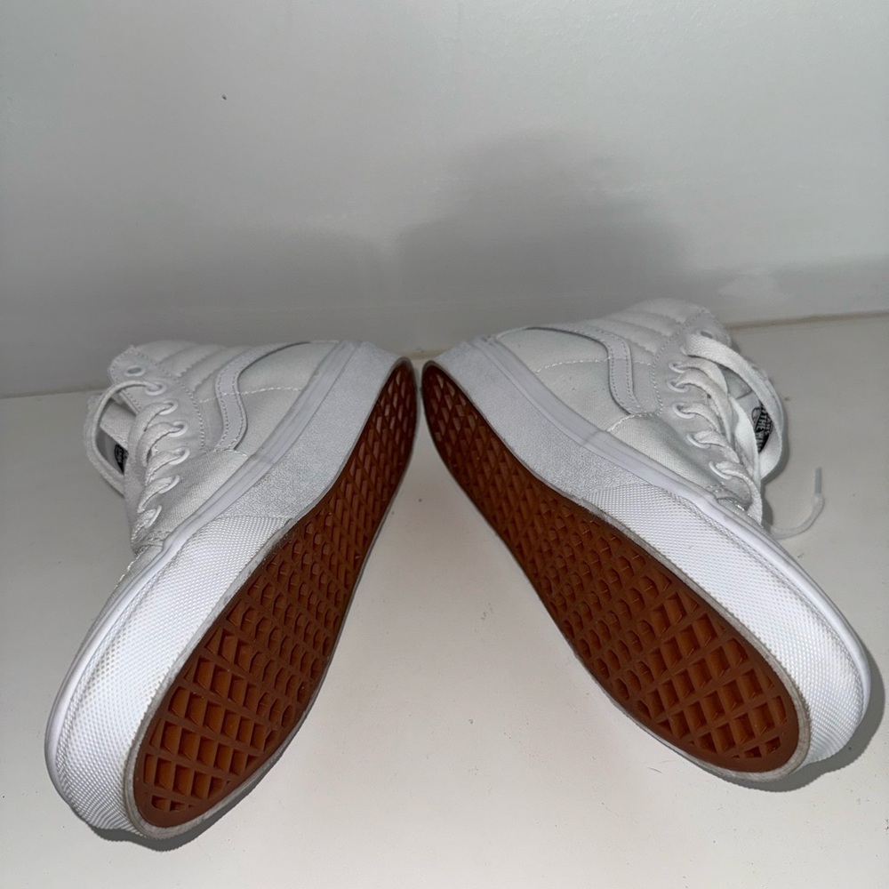 White Vans classic high top Sk8-Hi Shoe The original skate hi-top - Picture 5 of 8